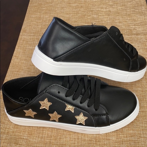 Soho Shoes - Gold Star Sneakers